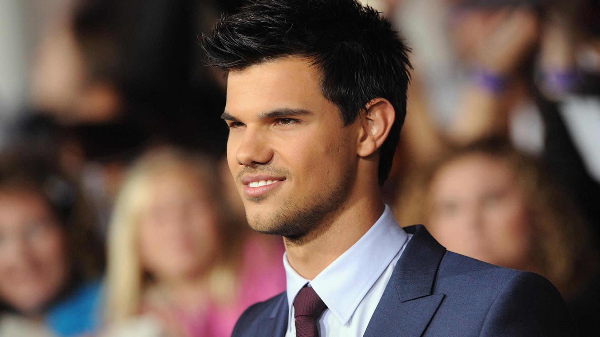 Fotos das pernas de taylor lautner 95 Fotos das pernas de taylor lautner 44