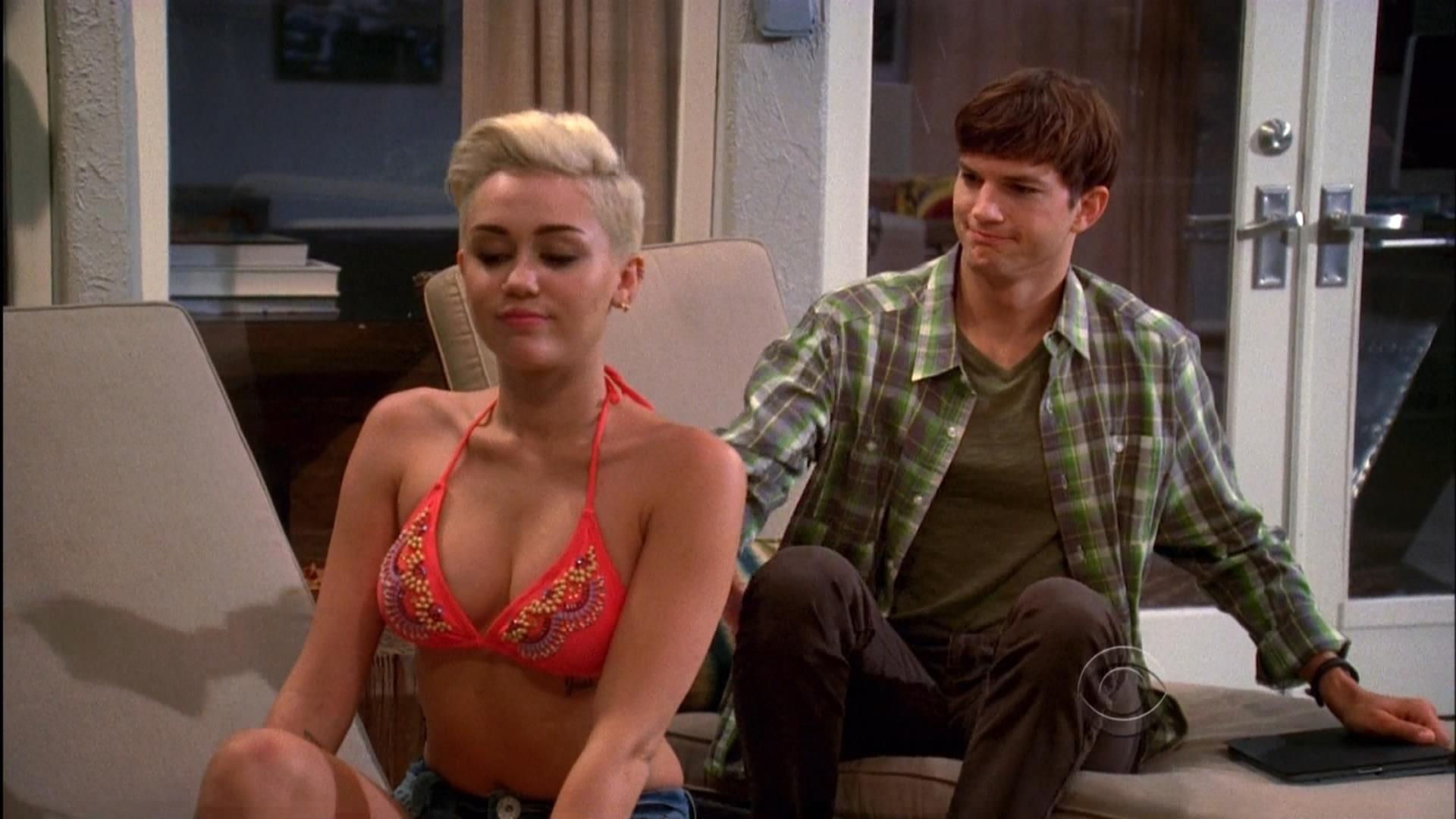Get awesome Two and a Half Men HD images in each new Chrome tab! 